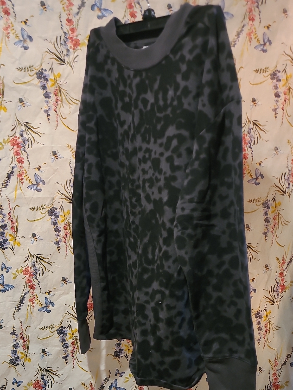 all in motion Black Crewneck Sweatshirt with Gray Label